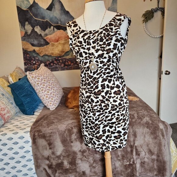 Dress - Picture 3 of 11